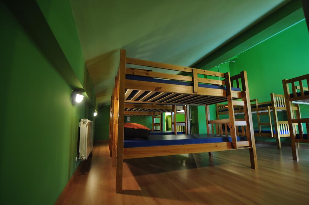 Mirador Del Angliru Hostel Riosa Room photo